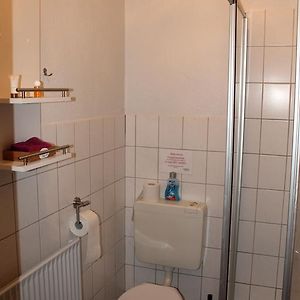 Zimmer mit zwei Einzelbetten